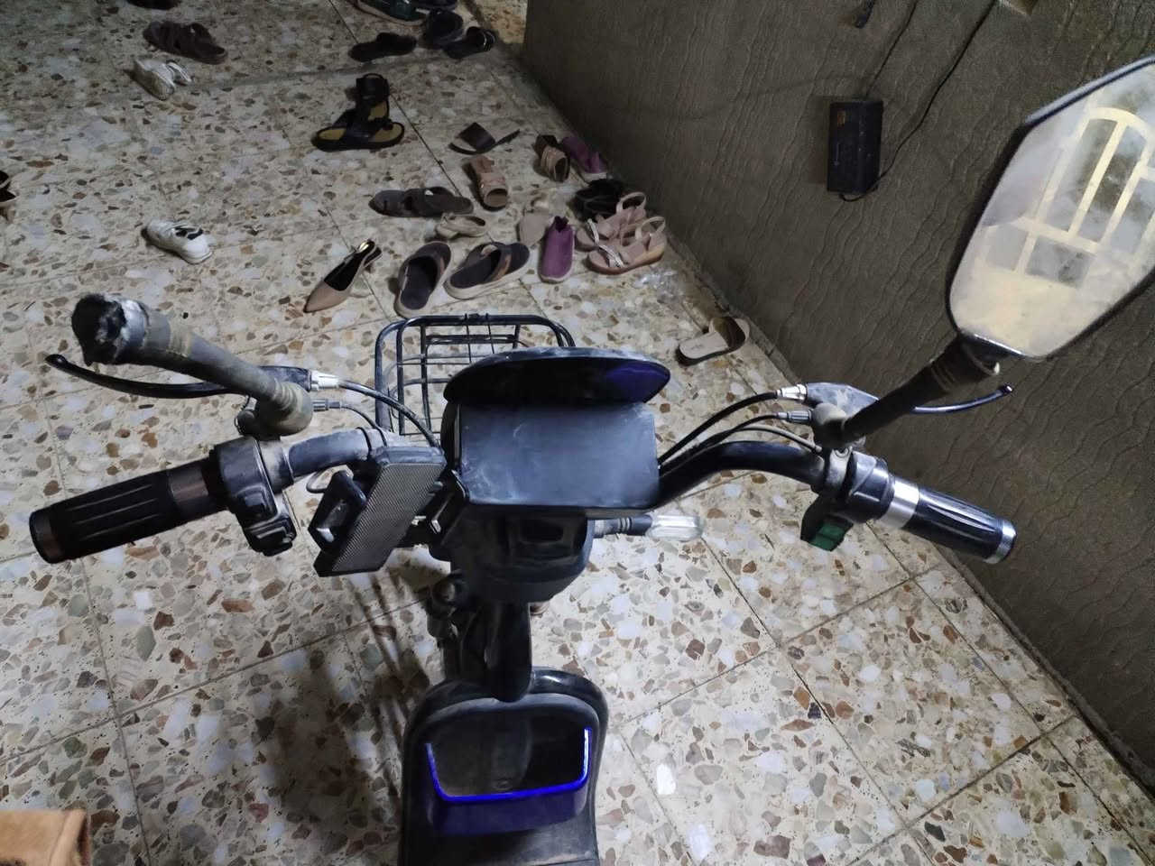 دراجة شحن جديد تاركه بدون شحن وهبطت البطاريات  سعره 400 وبيه مجال مكاني سومر 
الاستفسار اتصل على الرقم  *********** ديوانية, القادسية
