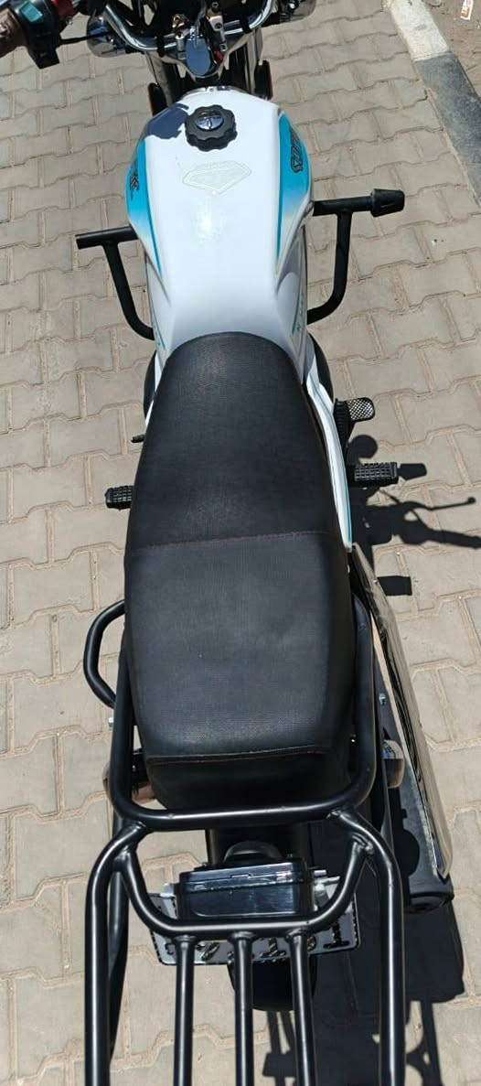 للبيع..
دراجة Sonic N max سونيك أن ماكس 🏍️ 🏍️ موديل 2025. 

حجم المحرك : زنجيل 200Cc ( ٢٠٠ سي سي ) المرغوب ⚡⚡ 

محرك دايون 👍🚀 ، مانع إهتزاز، كاتم. 

🚔🚦الدراجة أُصولية مرقمة ( رقم نجف ) لوحات 🚓🚥 ( فقط مداور ). 

السعر : مليون و650 ألف.

مكانها : النجف الأشرف، نهاية شارع المدينة.

ملاحظة " تجي تفحص وتأخذ لأي مصلح في النجف.

رقمي *********** ( واتساب ).
