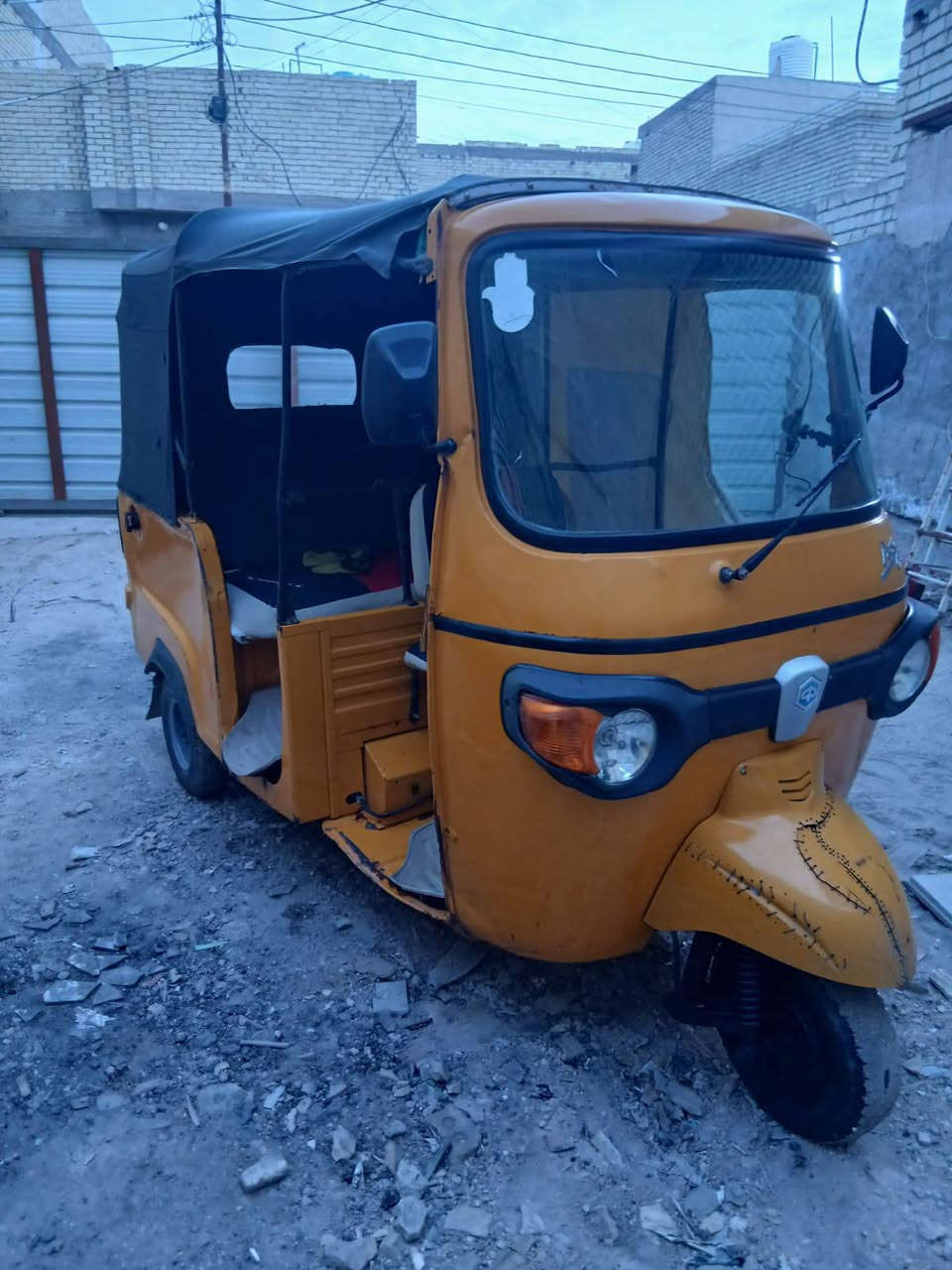 السلام عليكم تكتك بياجرو 2019نضيفه مكفولة من صبغ والضربه مكينه وكير نضيف اوراق سبعه، السعر واحد وستمية وبيهه مجال قليل، ***********
