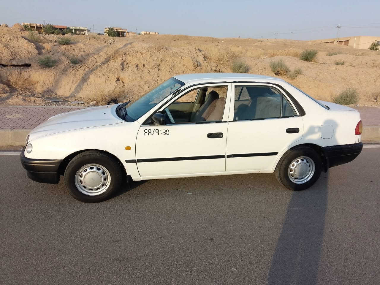 لبيع... سلام عليكم كورلا ام عيون موديل 1998سياره جديد كير ومكينه جديد سعر (48) بيه مجال ***********
