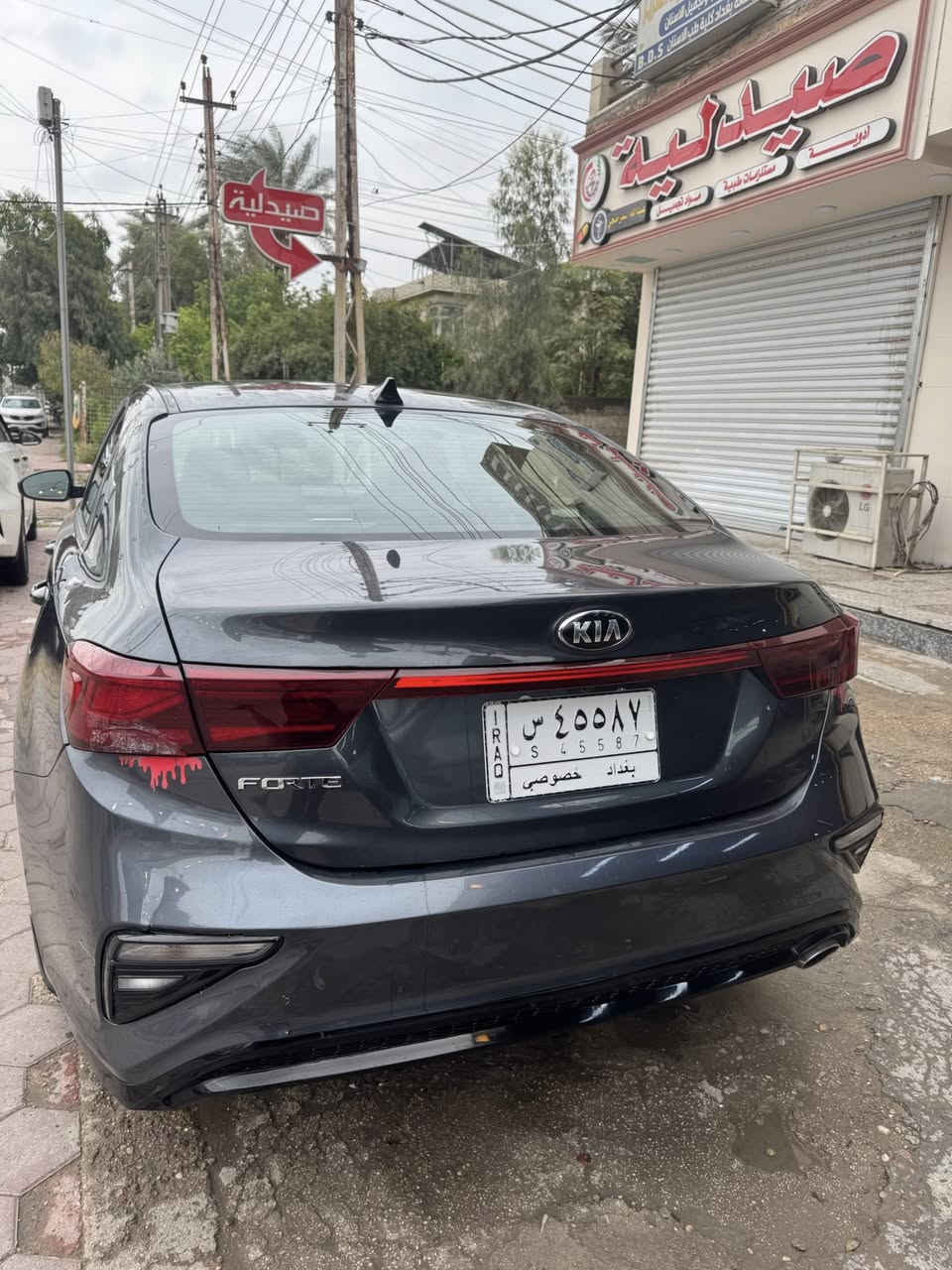 السلام عليكم للبيع كيا فورتي موديل  ٢١ وارد امريكي حادثه بس بنيد مبدل ودعاميه  الباقي مكفول وصار بيه بالعراق جاملغ الامامي بارد وماسويته كلشي موضح بالصور والبك لايت الخلفي مكسور كسر صغير مواصفات الفورتي المعروفه ماشيه ٨٧ميل كير مكينه صدر مكفولات تخم تاير جديد كل نقص مابيه عله ايدي رقم بغداد بسمي تحويل ثاني يوم مكاني بغداد الغزاليه السعر 132 وبيه مجال للستفسار ***********
