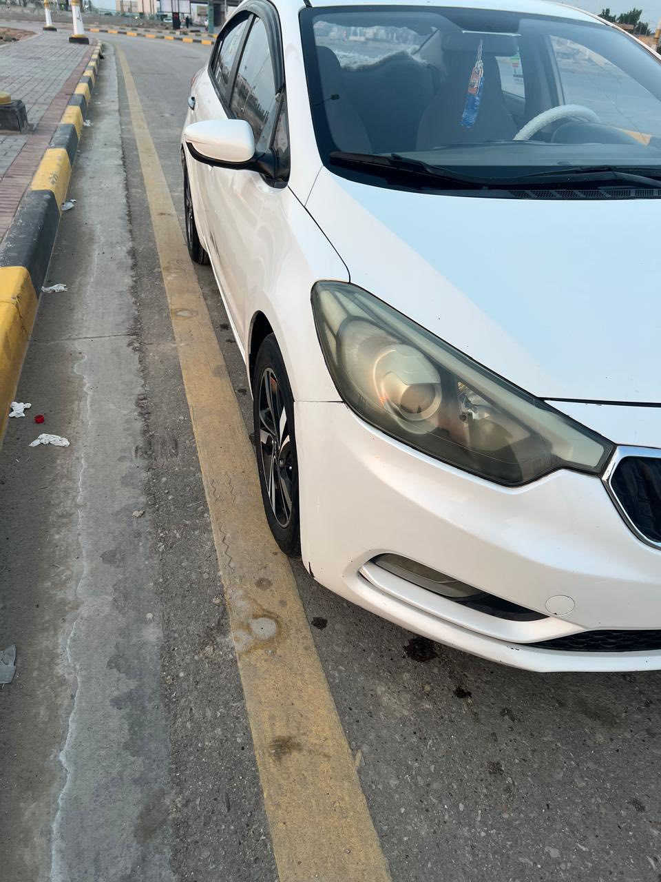 سلام عليكم سياره سياره سيراتو2015 خليجي جديده كلش جاهزه من كلشي مكينه او كير او حداديه جاهزه 
مكفوله بيهه رشات صبغ فقط مكفوله من ضربه وتبديل رقم مثنى مداور ثاني يوم سعرر 112وبيهه مجال الاستفسار:***********
