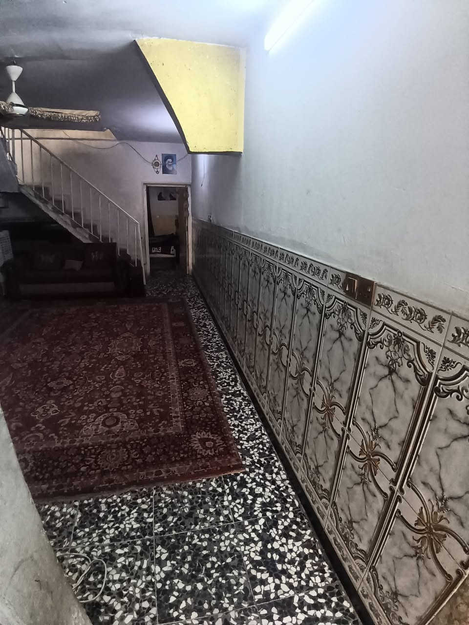 دار للبيع الشرطه قرب مدرسه الياسمين..
مساحه ٨٠ متر واجهه ٤ متر صافي ونزال٢٠ متر صافي بنأء نظيف لبيت مرمم سيراميك وكاشي وكهربائيات ومجاري... تفاصيل البيت. حوش ٤ في ٤ من ضمنه حمام خارجي... ومطبخ ٤ في ٣ونص والصاله  جبيره ٦ ونص في ٦ وغرفه نوم ٤ في ٤ ط٢ غرفه ٤ في ٤ ولبيتونه ٤ في ٤ وسطح ٦ ونص في ٤. وسطح ثاني ٨ في ٤... سطحين مطبكات شتايكر.. لبيت صب مسلح.. سعره ١٣٠ مليون. وبي مجال.. شراي يتصل وبي خير ويدلل.. ***********... لبيت ممعروض يم دلال بيتنه. ..
