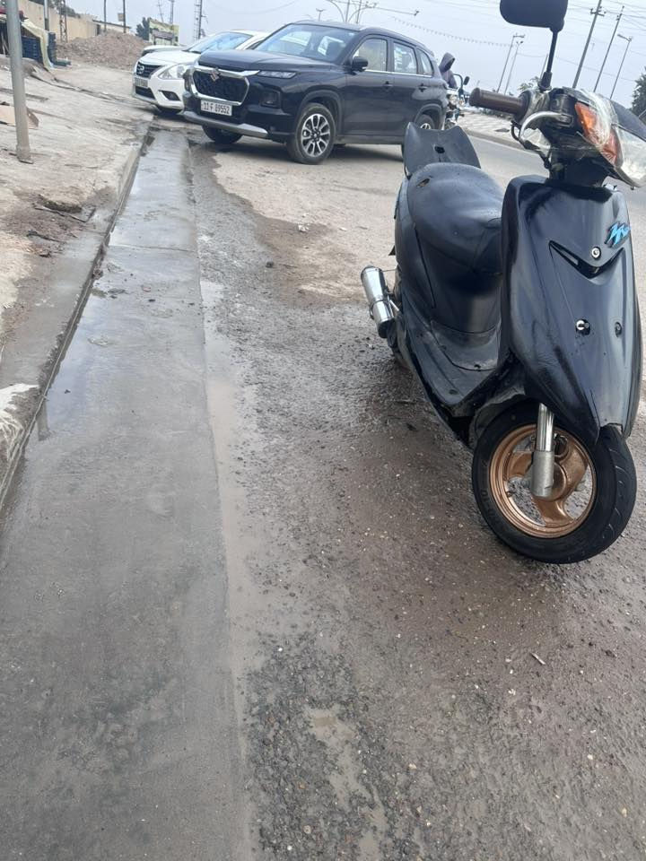 السلام عليكم للبيع يامها عصفوريه سبايزر مجنح الدراجه نكره سلف ولايت امامي لايت خلفي عقل رياضي صالنصه بطح رياضي سل ستيل اصلي دبل قزم رياضي ستيل مرايات اصليه يامها دبل خلفي رياضي كابريتر جديد اويل بم شغال سعر 200بيها مجال  مكاني بغداد البياع تقاطع درويش رقم ***********
