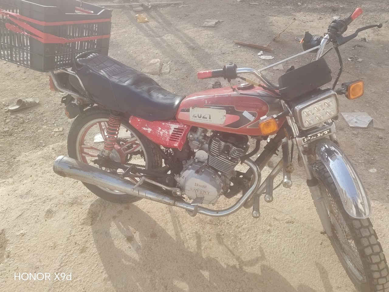 السلام عليكم دراجه سيفان موديل 20 اوراق ضايعه كهرباء شغاله فوللل مكانها الخالص قريه الاسود سعر 300وبيها مجال بسيط.. مراسله خاص واتصال رقم موجود ***********
