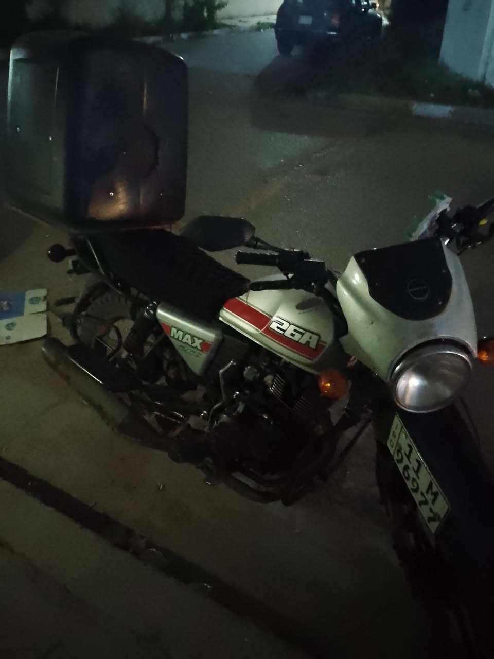 سلام عليكم دراجه دايون A26 ماشيه 25 الف للبيع موديل 2024 الدراجه كفاله عامه مرقم  انكليزي بغداد نقصها بس ستاند تعليك أما الدراجه مكفوله كفاله عامه جيب وياك فيتر وفحص مكاني بغداد صليخ السعر مليونين و 350 الف التواصل واتساب *********** المو شراي لا يكسر بحلال العالم
