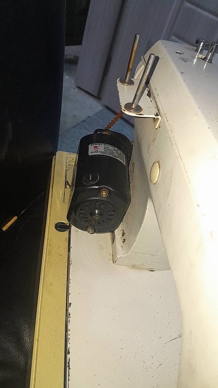 سڵاوتان لێبێ
ئەم مەکینەیەمان هەیە بۆ فرۆشتن 
مارکەی برازەرە 
11 نەخشە 
بێ کێشەیە لە ئیشکردن هەموو نەخشەکانی ئیشەکات جانتای خۆی لەگەڵە 
سعری 200 هەزار و مەعمەلە 
گەیاندنیشمان هەیە.


**إذا كنت صاحب هذا الإعلان وتريد حذفه لأي سبب، رجاءا أرسل رسالة إلى الدعم الفني**