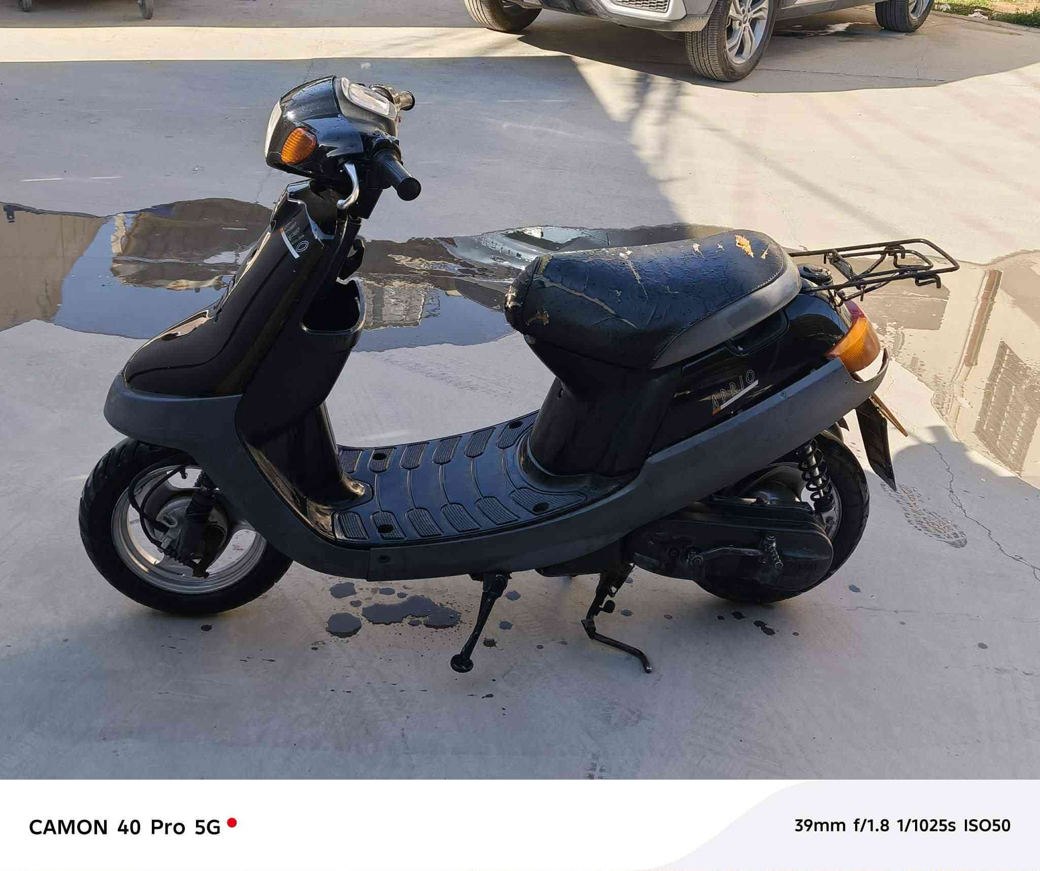 سلام عليكم دراجه بطه موديل 2003  للبيع مكينه ما مفتوحه ما بيه اي نقص كربهائيه كلهه شغاله السعر 450 بيه مجال مكان كربلاء حي الغدير قرب السوك الرقم للستفسار ***********
