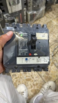 قواطع شنايدر • ١٠٠-٦٣٠ أمبير