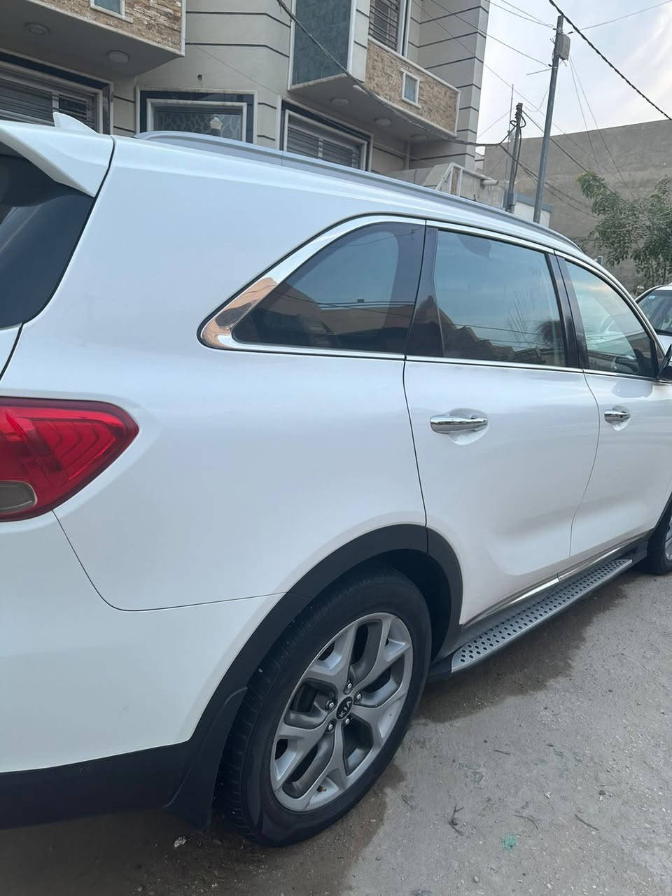 سورنتو 2018خليجي مكفولة من الصبغ والتبديل والبارد ومحرك مع تخم تاير  فول مواصفات عدا البنوراما السيارة نظيفة جدا السعر 230 واتساب ***********
