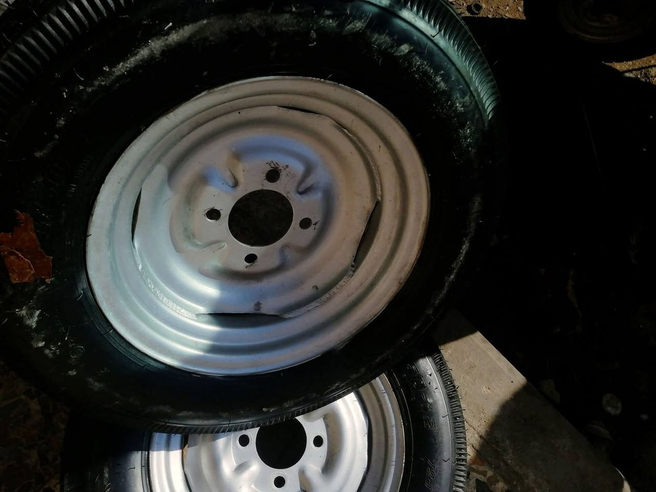 اطارات ستوته نوع ام تي ار و سلطان جوبلس الاصليات جدد مع الويل الأصلي كاملات جيب وشد وما مشدودات بستوته بعدهن بالهلب
***********
السعر ٥٥ الف
