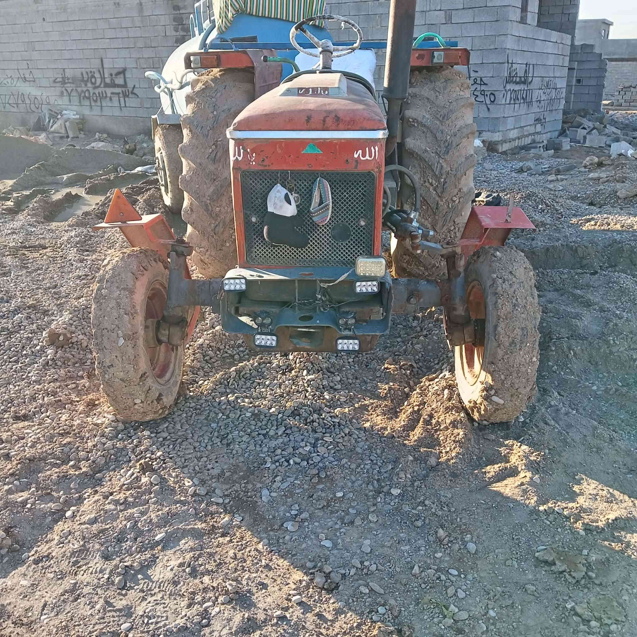 تركتر عنتر موديله ٨٩ سنويه  للبيع رقم صاحبه ***********
