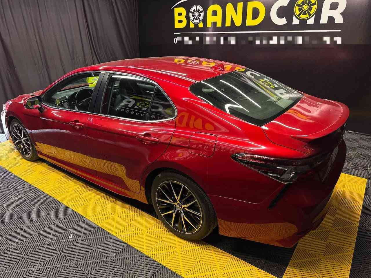 السلام عليكم. تويوتا كامري رقم بغداد باسمي الموديل ٢٠٢١ SE ماشية ٥٥ ميل حادث جدا بسيط جاملغ بنيد  كما موضح بالصور صبغ ثلاث قطع مع بارد جدا بسيط ايرباك ستيرن فقط وراجع سليم مكاني كربلاء السعر ١٩٥$ وبيها مجال قليل للشراي بيع فقط موبايل ***********
