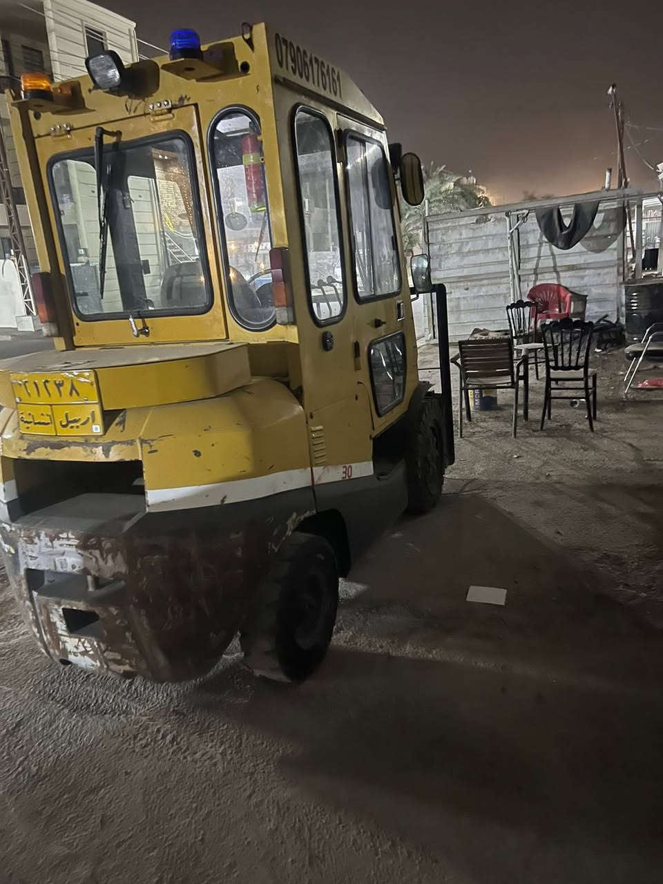 رافعه شوكيه 2015للبيع مكفوله السعر 135وبيها مجال مكاني بغداد قرب مطار بغداد ***********
