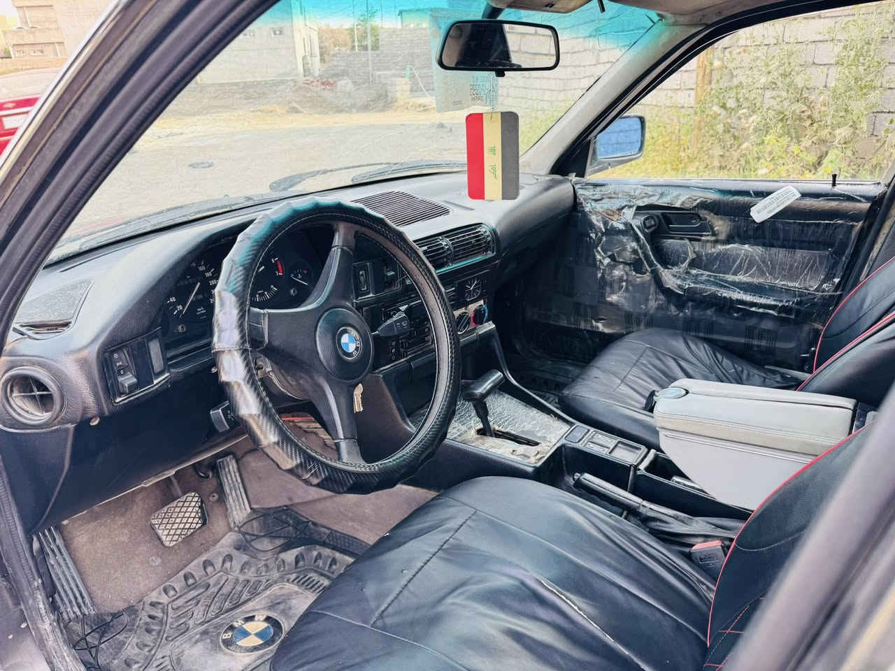 BMW 520 1990
محرك مفتوح كير ميكانيك (اوتماتيك) 
رقم صلاح الدين شرط التحويل سنوية تنتهي ب2030 
سيارة جاهزة 
كهربائيات بلادي وكلها شغالة 
مصبوغة عام بدون ضربة 
السعر 41 
يرهم مراوس حسب القناعة 
للاستفسار *********** 
عنواني صلاح الدين قضاء الشرقاط
