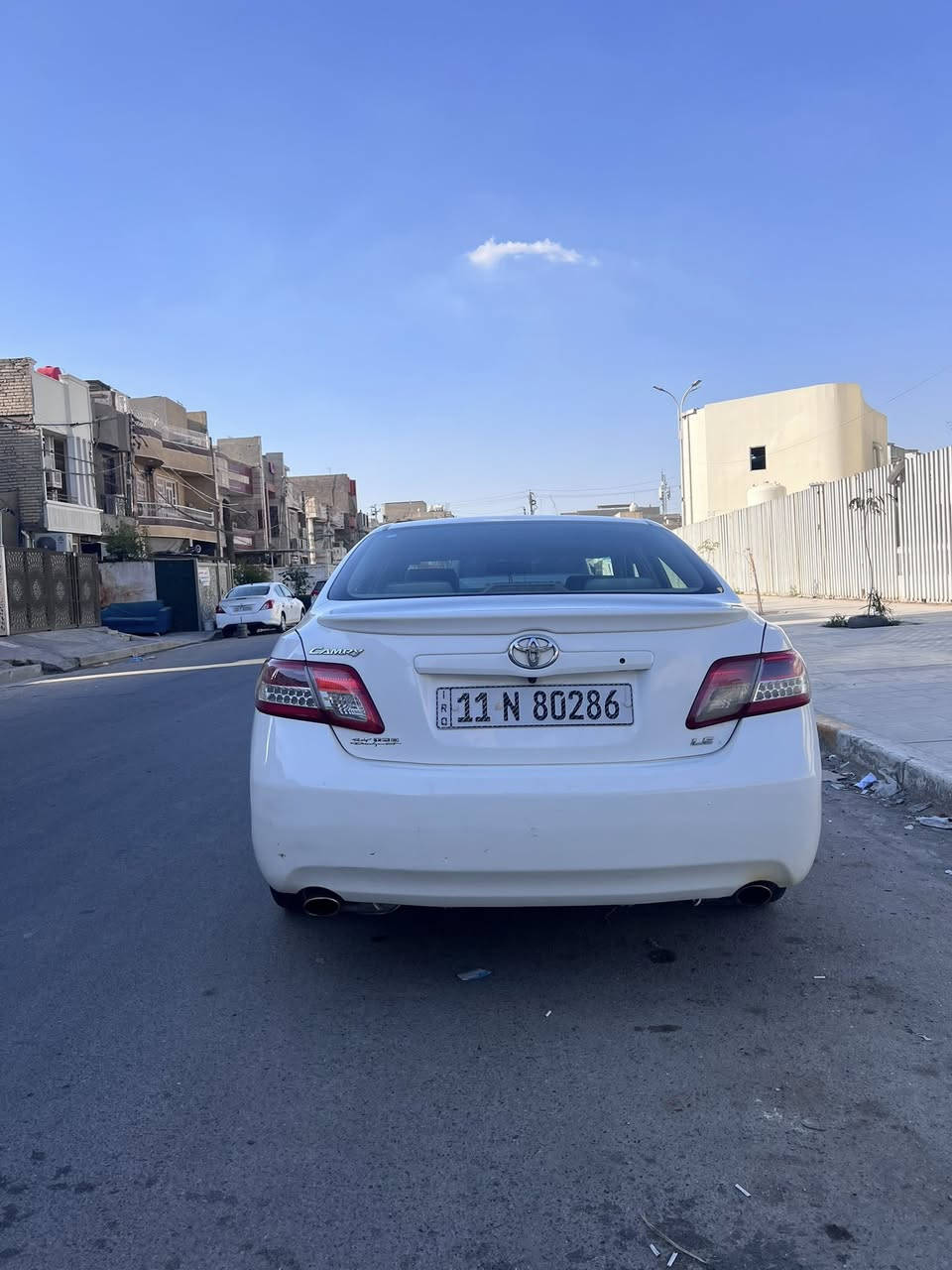 سلام عليكم سياره كامري موديل 2011 لون ابيض 6 سلندر سياره نضيفه مثل ما موضح بصوره رقم بغداد الدولي الجديد مكاني بغداد ***********
