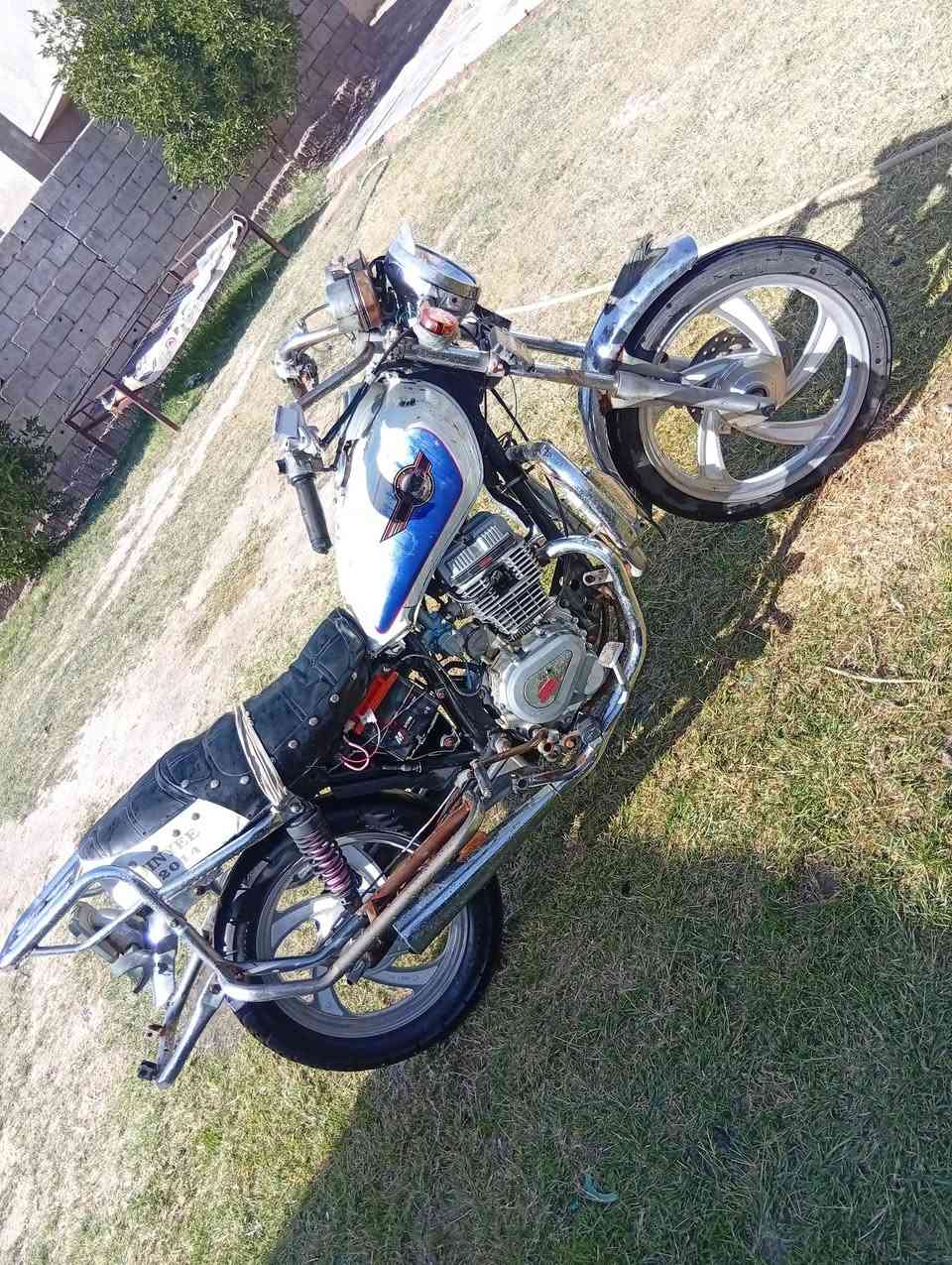 اسلام عليكم
للبيع جونده نوع هونزده اوراق كامله اصولي
موديل 2014 محرك ما مفتوح بس بيه بخار بصيط 
كهربائيات شغاله سعره 325 وبيه مجال 
مكاني بابل الحمزه الغربي ***********
