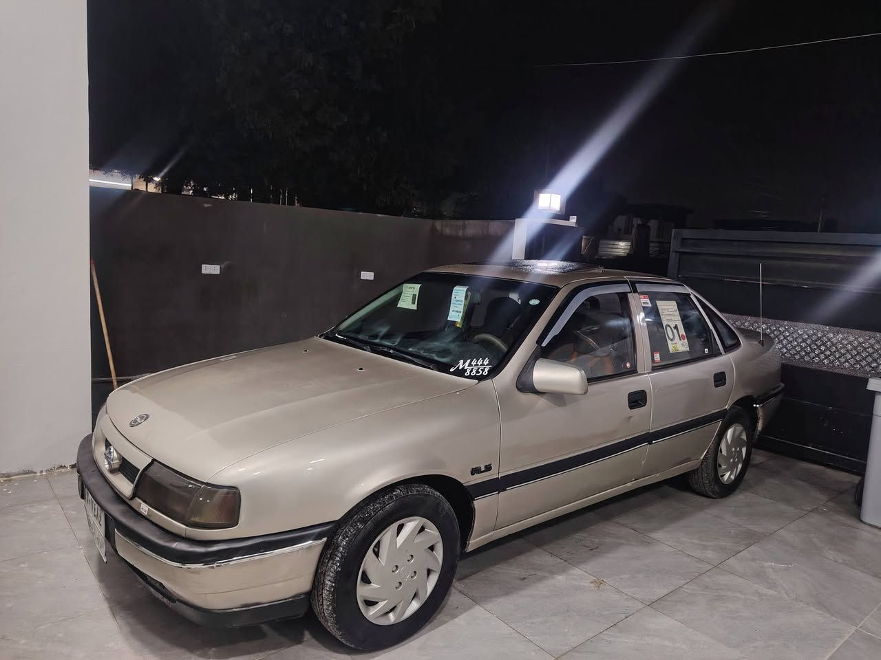 سياره اوبل فكترا موديل 91 حجم 18 سياره نظيفه كولشي مابي شرط بدون ضربه سنويه جديد لل 2027بي دفتر بنزين كهربائية كلها شغال تخم صدر جديد سعر 41ربي مجال بسيط عنوان كركوك رقم هاتف ***********
