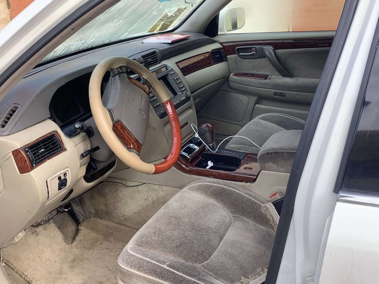 بڕاااوە  ڤیڤیتی ٢٠٠١  کامل مەسرف بێ تەقەو ڕەقە  گیڕو مەکینە بە شەرت  دەعمو لیدراوی نییە  مالی دۆستە لە سلیمانیم ٣٥ قفڵ ***********
