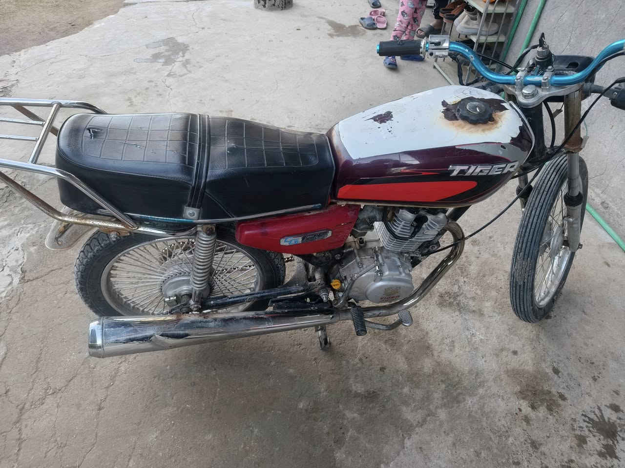 السلام عليكم
دراجه تايكر كلك مكفوله من سرقه 

موديل 2021

محرك ما مفتوح   ونضيف مثل ما واضح بصوره 

ب 300وبيه مجال 
حله عنانه 

خاص مفتوح او عله لرقم 

***********
