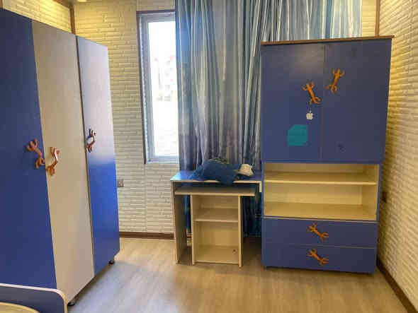 ژوری نوسته ن گه نجان له گه ل دوشه ک
نرخ : ١٧٥ هه زار.        شوين سليمانى 
___________ 
غرفة نوم شبابي مع دوشك 
سعر ١٧٥ الف.        مكان السليمانية 
***********
