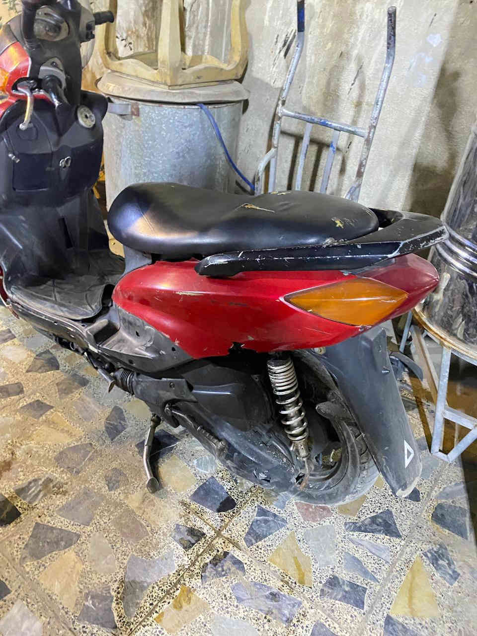 دراجه سكنس للبيع كامله الدراجه كل نقص ما بيها كهربائيات شغاله سلف شغال 400 السعر بغداد بلديات 

 ‭0770 586 7649‬
