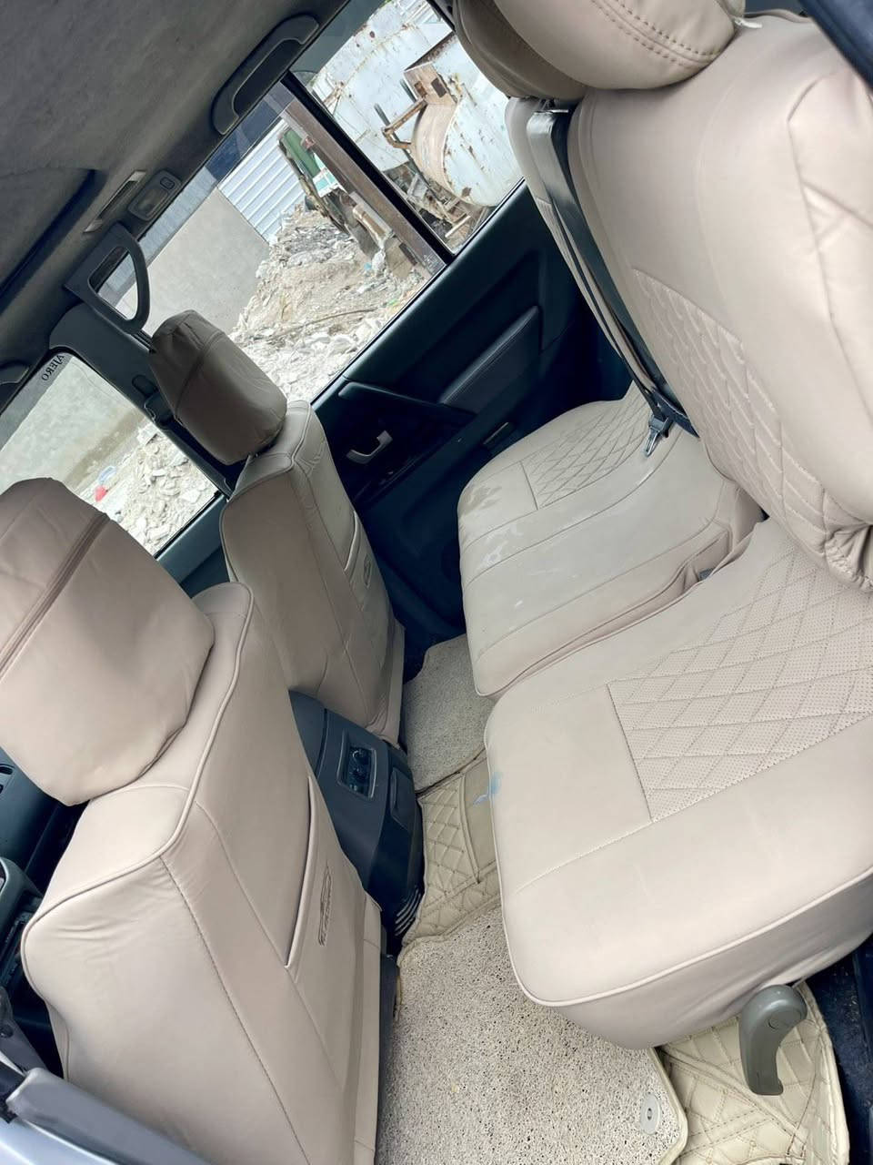 السلام عليكم باجيرو 2007 حادثها جاملغ امامي بدون دواخل بيها صبغ حزام اثر جراد كير ومكينه لاصرف ولا بخار صدر تايرات تبريد كله جديد السياره جاهزه من كلشي مكانها بغداد السعر73 وبيها مجال ***********
