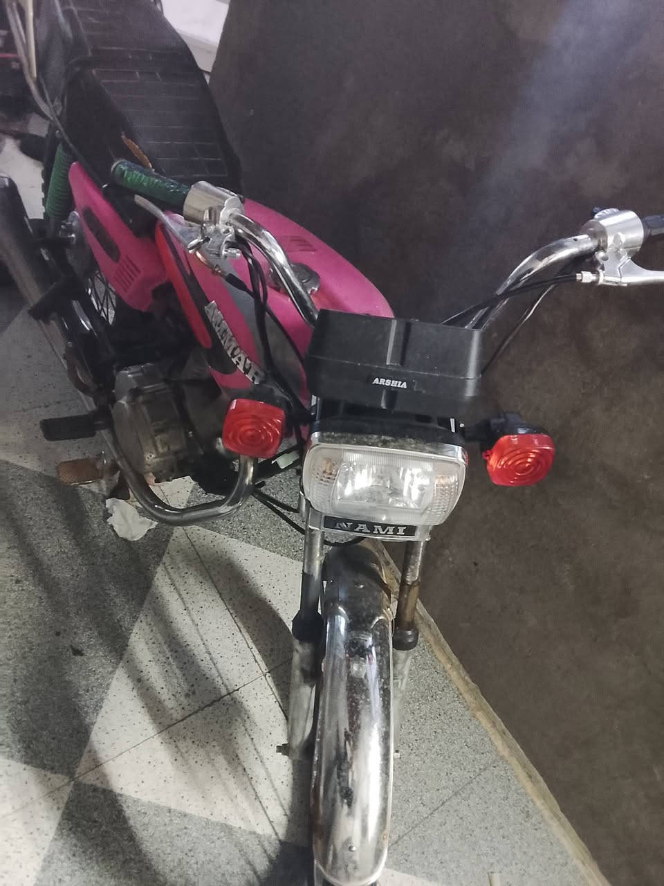 سلام عليكم دراجه للبيع موديل ١٥ اوراق اصولي المكان كوت لاستفسار اتصل على الرقم***********
