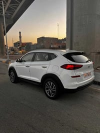 من رخصت الادمن توسان للبيع موديل 20 خليجي فول مواصفات ما عدا البانورام...
