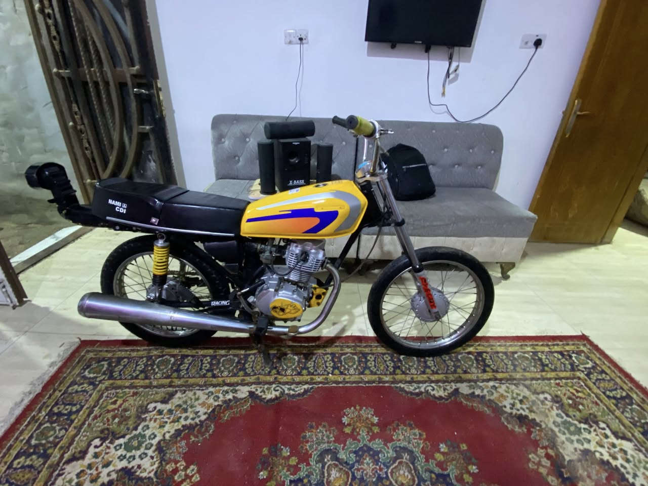 سلام وعليكم اخوان دراجه ادوات للبيع مديل ٢٣كفاله محرك ما مفتوح خير من الله ما تشوف بصوره  نضيفه عنواني بصره جزيره شط العرب سعر ٤٥٠قفل  رقمي ***********
