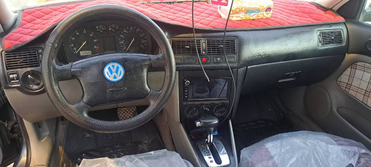 سياره للبيع گولف فور 2005 رقم سليمانيه كير ومكينه  كفاله عامة حداديه تخم تاير جديده دوشمه جديدة تبريد تدفئه شاشه وكامره  سياره جديدة مال جناي مصبوغه عام جمالية السعر 68 وبيهه مجال وعندي بيهه وكاله عامه ام الباركود هاذه رقمي للستفسار ***********
