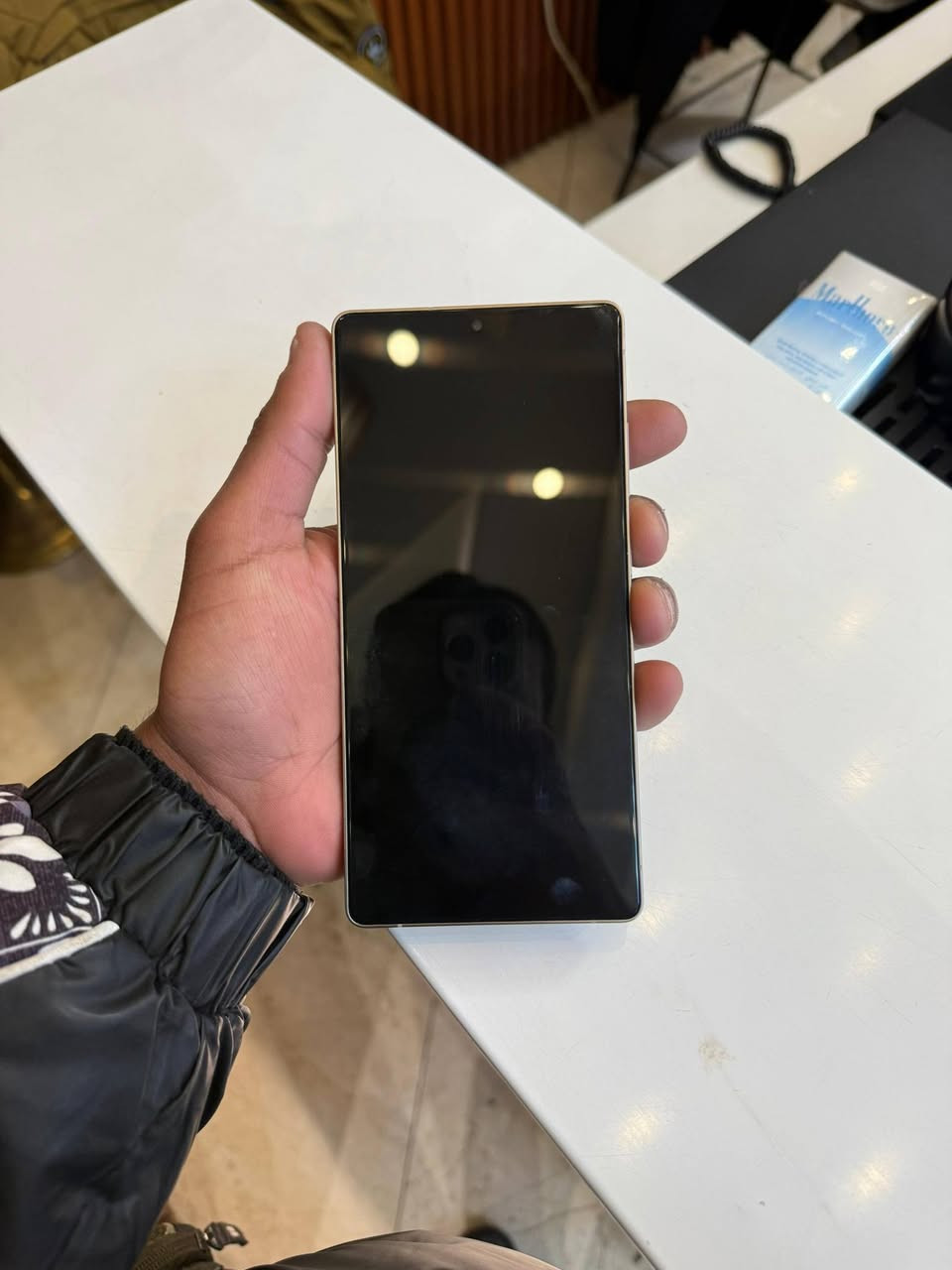 سامسونج S 25  الترا
اذكره 256 
ضمان عين الفهد 
 كل غراضه كامله 
مكاني بغداد الشعب 
نظيف جدا جدا اخو الجديد 
صالي تقريبا شهر ماخذه 

***********
