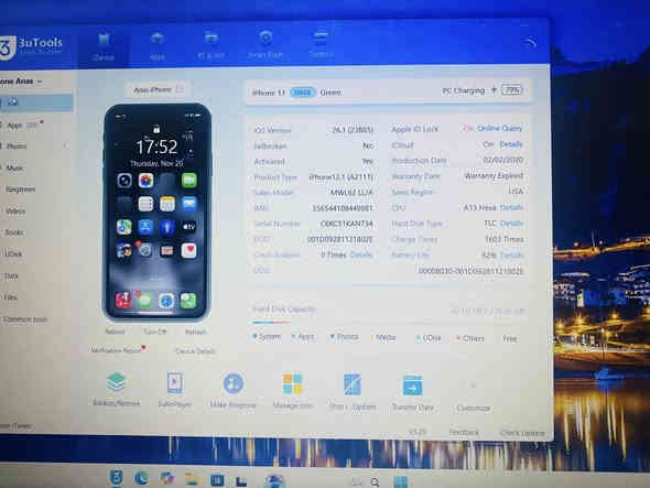 ايفون ١١ عادي للبيع 
ذاكره ٢٥٦ 
بطاريه ٧٧ فحصتهه ع الحاسبه 82 بلادي 
ممستبدل شاشه فقط وبيه هذا الخط الي ع اليمين بس 
فيس ايدي شغال كله شغال 
لون مميز 
ضهر بلادي 
جهاز راقي وكلش نضيف 
السعر ٢٥٠ الف 

للتواصل واتساب 
***********
