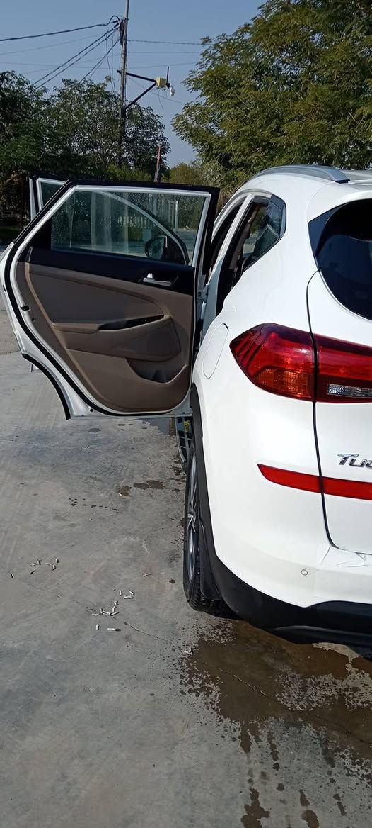 اللهم صل على محمد وآل محمد  
توسان 2019 خليجي شركه الكاصد فول
 مواصفات عدا بانوراما 
ماشيه 80 الف
محرك بوضع الشركه مامفتوح 
رقم اربيل بسمي الدولي سنويه 2030
2 كراسي كهرباء 
فول تحكم ستيرن حته شفتات بيه
بصمة تشغيل + بصمه ابواب
لايت خمس عدسات متحركه ويه الاستيرن
حساس خلفي 
نضام ترحيب + مري شفط ويه القفل 
اشاير بلمري + قطعتين تبريد 
كشنات جلد + شحن لاسلكي 
ثلاجه داخل الجكمجه 
3 وضعيات قياده نورمل + سبورت+ ايكو 
لد امامي + تخم تاير جديد 
السبير وضع الشركه مانانزل 
بصمتين مع السياره وحده بعده مامستخدمه بنايلون الشركه 
السونار ويه الصور
دبل دوسه ابلادي  
حداديه خير من الله بعده شركه
السياره خير من الله مال بيت وين مايعجب اطلع اتراي 
مكان سياره بديالى المقداديه 
رقم المبايل ***********
