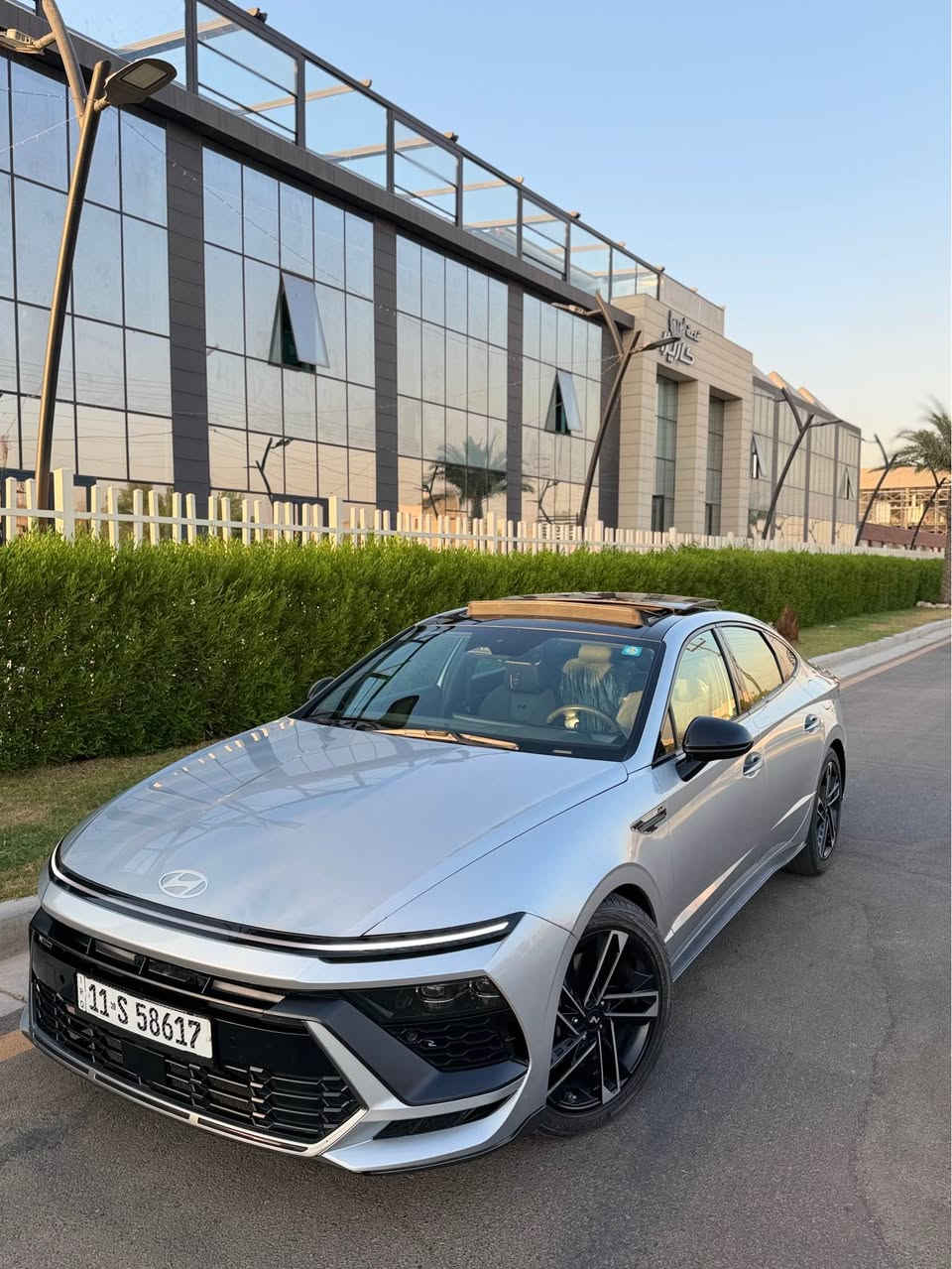 السلام عليكم 
سـونـاتــا 2024 
الفئه NLIN⚡️
السعر 195 وبيها مجال
حادث فقط بارد جاملغ خلفي بدون اي صبغ السياره
رقم بغداد 
السياره 2500تيربو🚀
المواصفات 🔥
بـانـوراما 🔰
كشنات سبورت حضن 🔰
شاشه متصل كبيره 🔰
اربعه دسك رياضي 🔰
وياله رياضي Nبلادي🔰
لدات داخليه الوان متغير🔰
كار بلي بدون كيبل🔰
اندرويد اوتو بدون كيبل 🔰
كشن سايق كهرباء🔰
تدفئه كشنات🔰
عطاس تيربو🔰
الصندوق يفتح عند التقرب 🔰
جام اوتو من البطمه 🔰
دركه مختمه N🔰
رادار 360🔰
تخم تاير جديد اصلي رياضي🔰
ادامه كامله للمحرك 🔰
بلكات جديد ⚜️
نوزلات جديد ⚜️
فلتر بانزين جديد ⚜️
فيت بم اصلي ⚜️
دهن اصلي اكسادو ⚜️
ماي راديتر جديد ⚜️
وباقي مواصفات السوناتا المعروفه 
الرقم ***********
مكاني بغداد الكرخ بغداد, العراق
