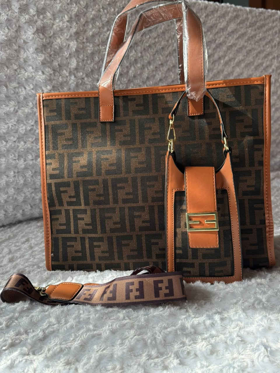 هلو  بنوتات وفرنالكم جنط كلش حلوه وخامتها تخبل كلها قطع ماستر كوالتي تناسب مختلف ستايلاتكم   وبسعر ولا أروع للطلب التواصل عبر الخاص يوجد توصيل إلى كافة المحافظات


**إذا كنت صاحب هذا الإعلان وتريد حذفه لأي سبب، رجاءا أرسل رسالة إلى الدعم الفني**