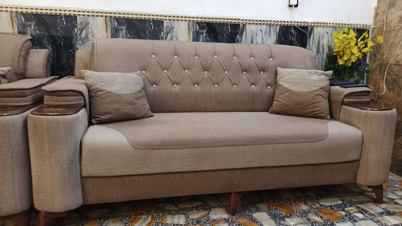 السلام عليكم تخم 10مقاعد ابو طبلات منه وبي 
ما مستخدم هواي وصله بي ضمان سنتين  ماخذه 850 
والسعر الحالي 750 مكاني بغداد حي البتول 
***********
