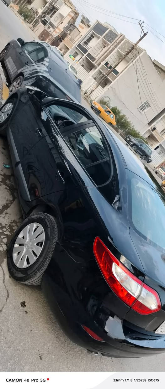 سلام عليكم
رينو فلوانس 2016 

السيارة بدون لا ضربة ولا صبغ 

فقط جراد خفيف 

السيارة حلوة ومرتبه وباسمي 

واستعمال قليل 

مكاني بغداد حي اور 

السعر 73 

وهذا رقمي 

***********
