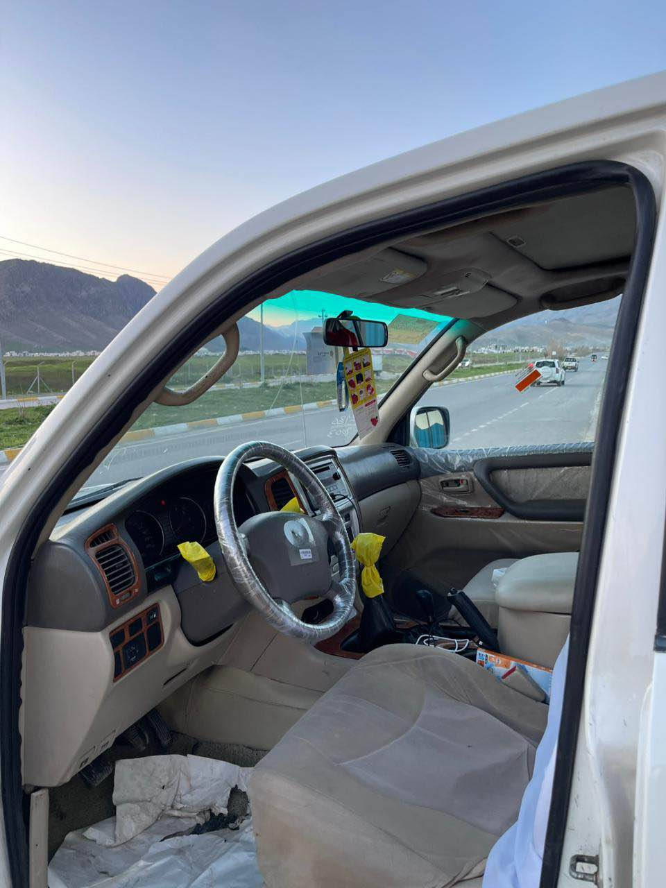 سلاو هاورييان 
مونيكا دووبه ي ساغ
مونيكا قه ته رى. موديل 2003
سياره كه سلايد ناوزه رد
سلايت گيرعادي 
سياره كه شورته يه ي
4تايه ي تازه ي له ژيره
گيرو مه كينه به شه رت 
ناونيشان. رانيه 
*********** رانية, السليمانية
