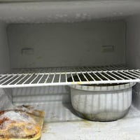 ثلاجة • ديوان • للبيع