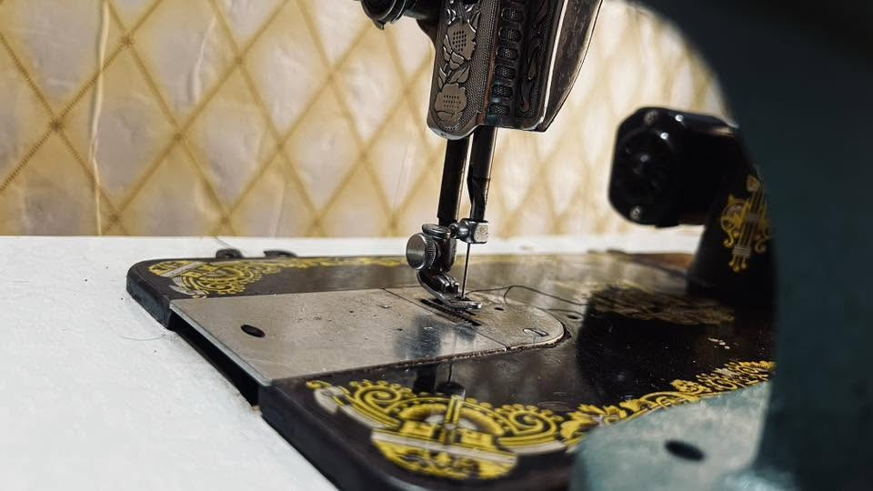 السلام عليكم
مكينة خياطة للبيع
نوعية ياباني جداً قوية محوره ماطور كهربائي سريع 
مع كابسة ملابس ونقش 

واتساب فقط : ***********
