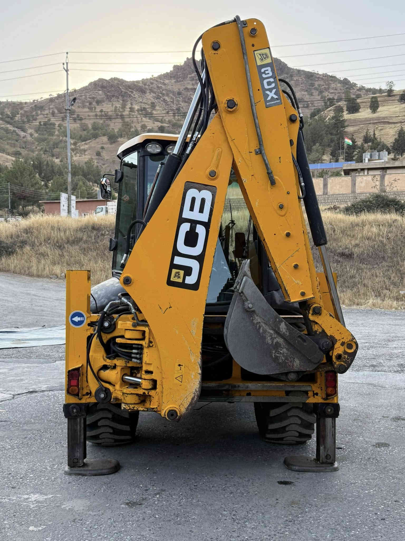 جیسی بی مودیل ٢٠١٣ فول ماسفات رقم اربیل
رقم موبایل:***********
