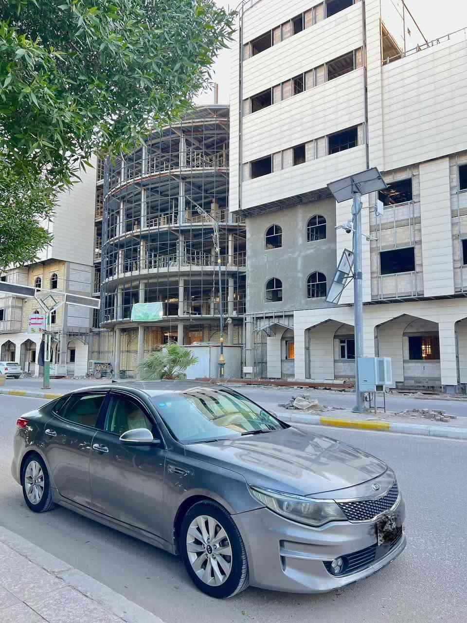 سلام عليكم للبيع اوبتيمه 2016امريكي
بيه جاملغ وبنيد ورشه بل باب السدر بدون اي عابر 
محرك 2400حداديه تبريد كله جديد 
مواصفات شاشه كأمره دواره تحكم استيرن 3وضعيات قياده وبعد بيه مواصفات ماشيه 140✅ 
للستفسار ***********.      السعر 108وبيه مجال
