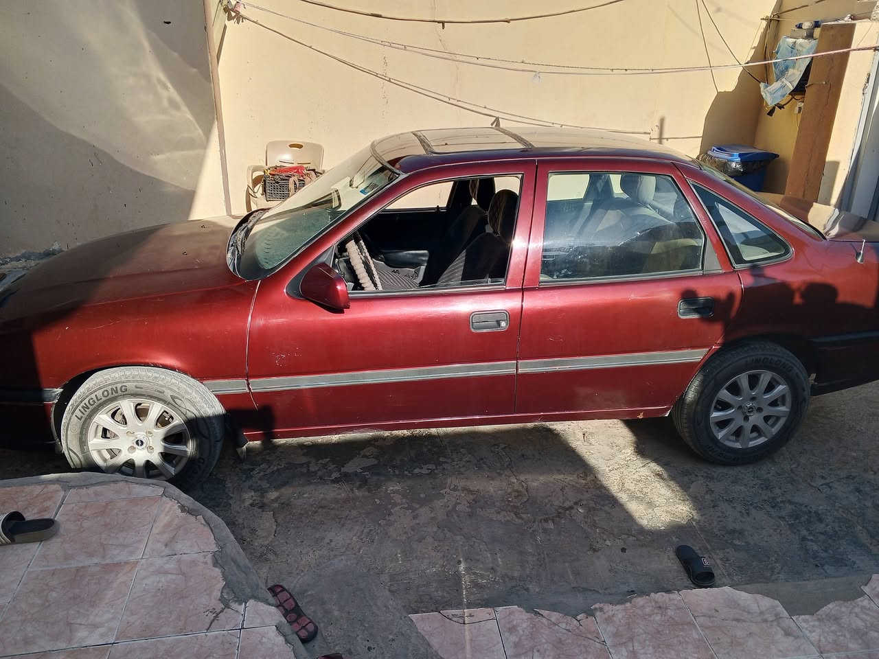 اوبل فكترا 16 للبيع.... 
موديل 1991
 محرك نظيف
 كوبون بنزين 
صبغ عام جمالية تايرات جدد 
السيارة بأسمي 
الموقع برطلة 
السعر 36
للتواصل ***********
