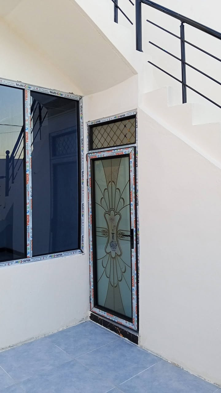 سلام عليكم بسعر مناسب للبيع بيتين كل بيت مساحه 100متر جديد صفر مامسكون فول سراميك نضام تبريد مركزي واجة فلين تركي ابواب تركي عنوان كركوك حي بدر فرع صيدلية الغدير السعر 39بي مجال تواصل ***********
