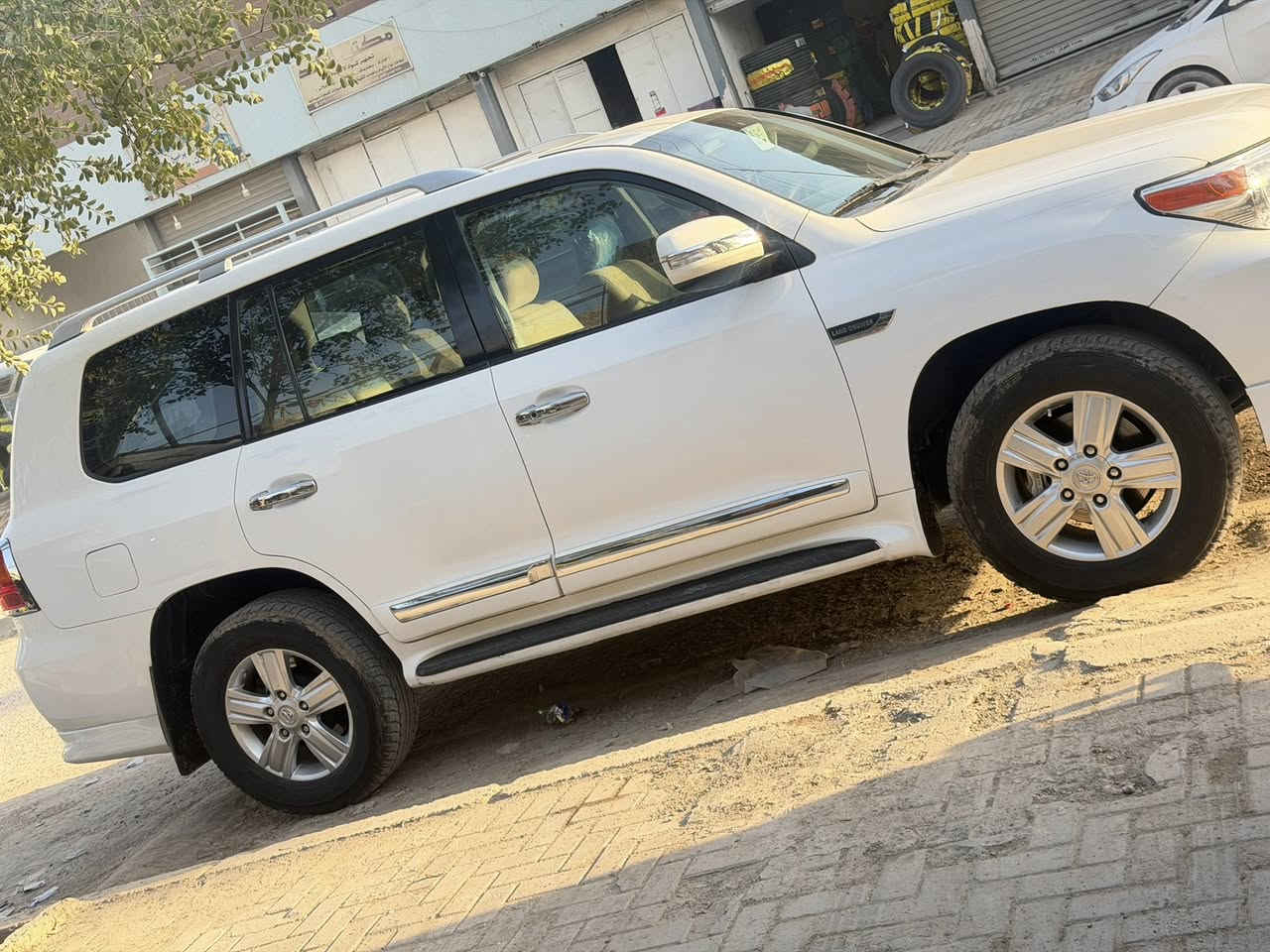 لاندكروز 2009

رقم اربيل انكليزي شرط تحويل ووكاله 

مواصفاتGXR يعني فول vip 🔴

فتحة سلايت رؤف 

محرك 6سلندر وضع شركة ✅

بصمه + بصمه ابواب 

.7راكب                     

ثلاث قطع تبريد 

كشنات جلد بقلاوة 

كرسي كهرباء 

فور ويل 

٨ايرباك 

دشبول ليزري 

عتب ليزري 

شباج نفخ 💨 

ثلاجة 🧊

شاشة 

كامرة خلفيه

لايت زنون اصل 

اشاير بلمري

حساس امامي 

مكينة وضع الشركه مامفتوح 🔴

كير وضع الشركه مامفتوح 🔴
ماشيه 145

السياره بيه بس باردين او رصعت بل قماره 5
الباقي مكفول 
مكاني نجف ***********
السعر 290 اوبيه مجال
