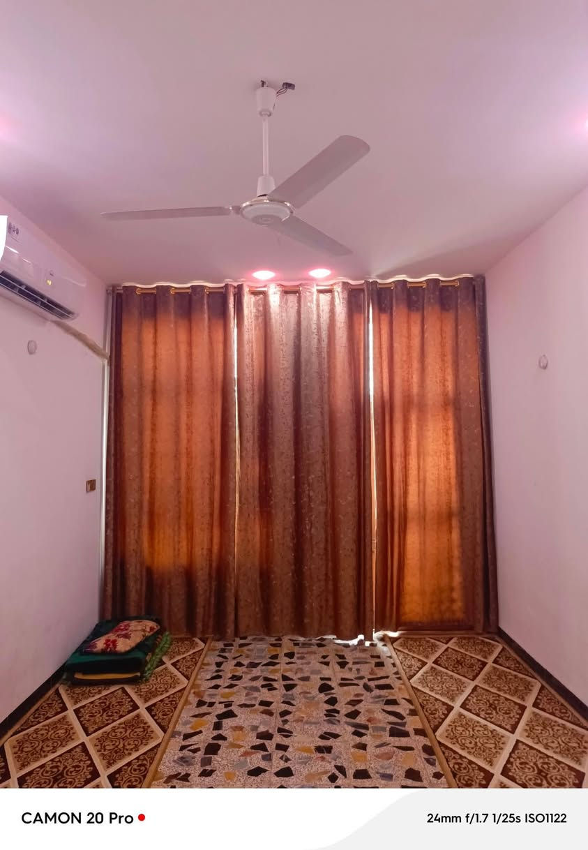 السلام عليكم
بيت للبيع ، الامين الثانية ، زراعي بيت غلام  ، شارع عشرة
المساحة:- ١٠٠م  ، طابق و نص كامل 
الهاتف:-*********** 
السعر:- على الخاص
