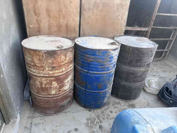 تانكيات نضيفات السعر كلهن 90 الف مكان ناصريه مركز ***********
