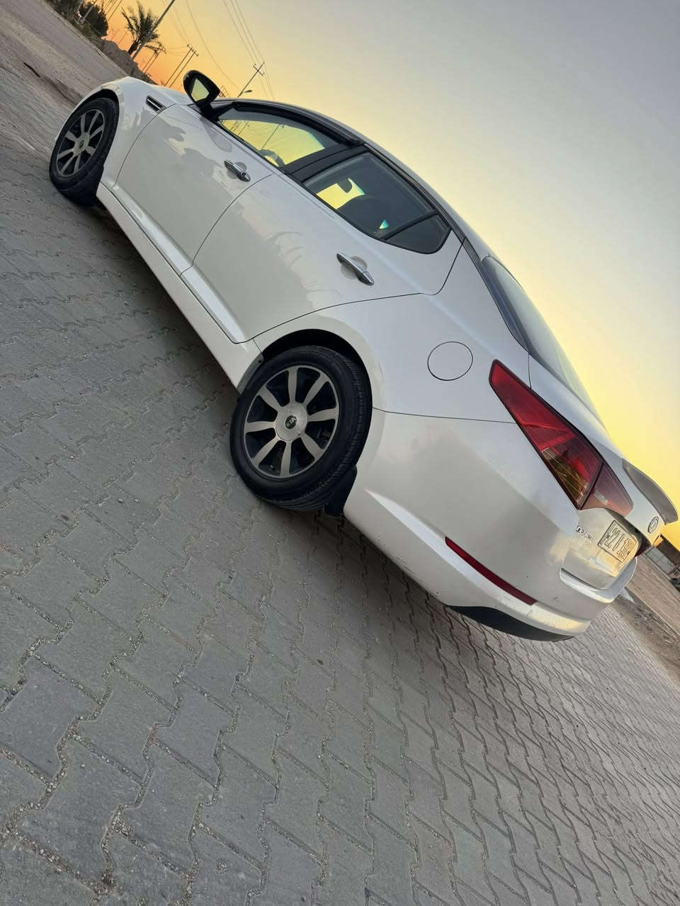 كيه أوبتما ٢٠١١ خليجي بيه جاملغ صبغ صوب الصدر بيه مقطع فيديو اموضح كل التفاصيل مكان السياره نجف مكلف بل نشر صاحب السياره هذه رقمه وتواصل وياه *********** معروضه ١١٨ او بيه مجال
