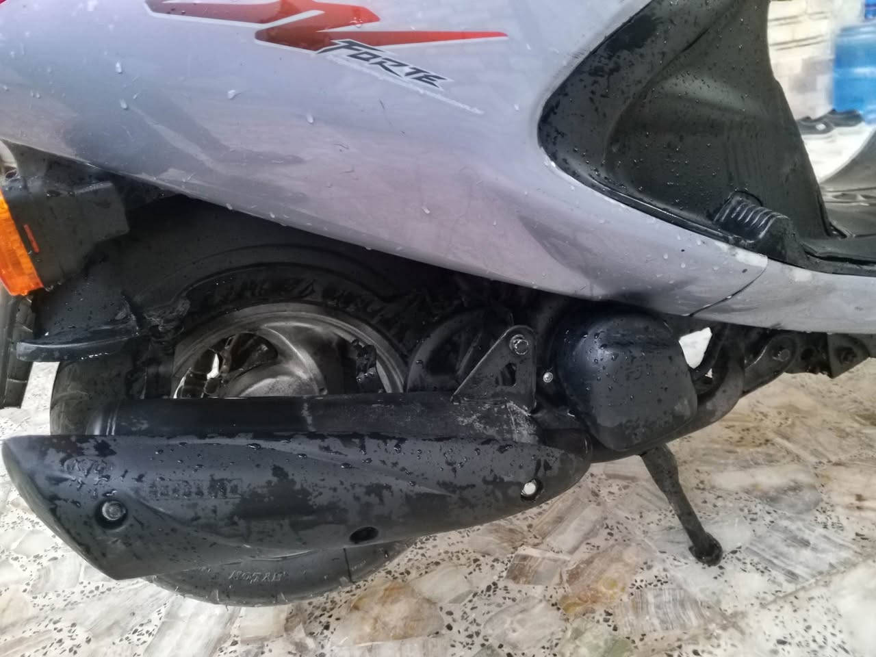 السلام عليكم
🔴فراشه للبيع
دراجه نظيفه وملاح كدامك  كلشي شغال وجديد
١- اشارات كرستال وبك لايت كرستال جديدات
٢-سيم بانزين سيم بريك امامي وخلفي جديد
٣-ذيل جديد
٤-امرايات 
٥-دشبول جديد العداد
٦-تايرات جديد
٧-بنز بريك جديد
٨-كشن جديد و يدات جدد
٩-سلف جديد 
١٠-عداد سرعه شغال 
١١- سلف وهندر تشتغل
١٢-كهربائيات كامله لايت زنون عالي وناصي بك لايك 
١٣- قفل سكان قفل صندوك شغال 
١٤-هورن جديد
١٥-دبلات خلفي وامامي جديد 
🔴*-دراجه معمره هستوهي كلشي جديد
🟡$$ السعر ⬛480 الف وبيها مجال
🟠#مكان النجف 
تفاصل اكثر خااص 
(موو شراي لا تجي🟢 النجف, العراق


**إذا كنت صاحب هذا الإعلان وتريد حذفه لأي سبب، رجاءا أرسل رسالة إلى الدعم الفني**